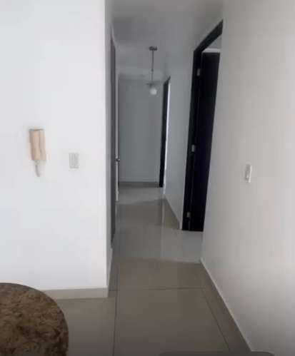 Alquilo apartamento en El Cangrejo, línea blanca, 3 recamaras, con Balco, Cerca de Via Argentina.