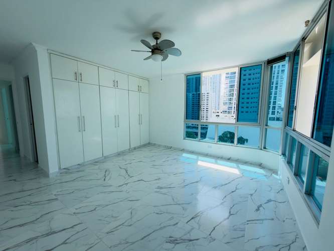 Alquilo apartamento amoblado en San Francisco, 2 recamaras, línea blanca nueva, balco, 105m2.