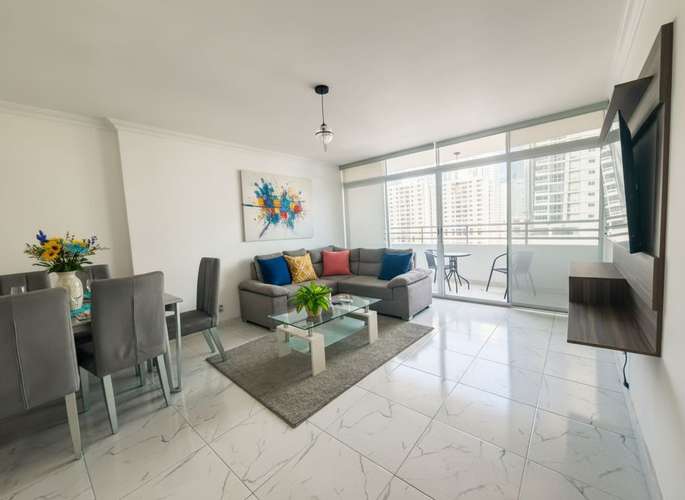 Alquilo apartamento amoblado en San Francisco, 2 recamaras, línea blanca nueva, balco, 105m2.