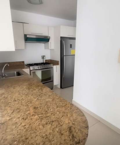 Alquilo apartamento en El Cangrejo, línea blanca, 3 recamaras, con Balco, Cerca de Via Argentina.