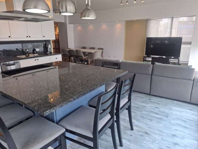Alquilo apartamento full amoblado en Ave, Balboa, 2 recamaras, 145m2, vista al Mar, remodelado. - Imagen 4