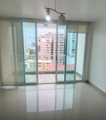 Alquilo apartamento en El Cangrejo, línea blanca, 3 recamaras, con Balco, Cerca de Via Argentina.