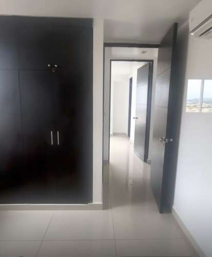 Alquilo apartamento en El Cangrejo, línea blanca, 3 recamaras, con Balco, Cerca de Via Argentina.