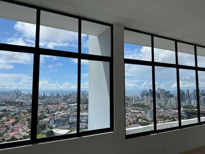 Apartamento en Dos Mares Amplios Espacios Con 4 Recamaras Y 4 Parking
