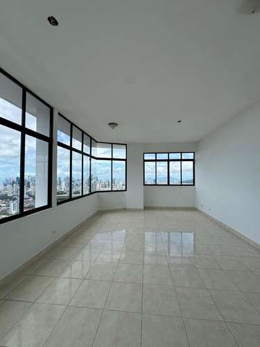 Apartamento en Dos Mares Amplios Espacios Con 4 Recamaras Y 4 Parking