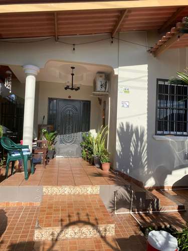 ALQUILO CASA BRISAS DEL GOLF AMPLIA EN LAS TERRAZAS 