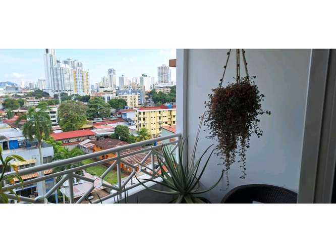 Se Alquila apartamento en Via Porras