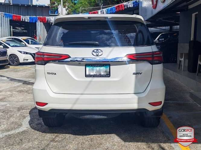 Toyota Fortuner SRV 2022 Automática EE5056 - Imagen 5