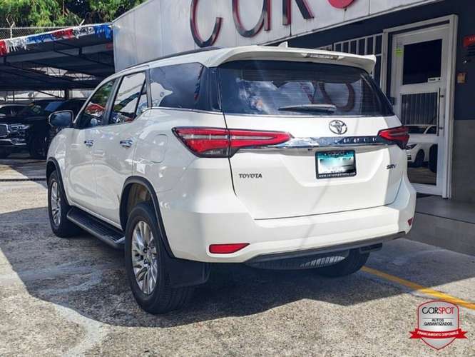Toyota Fortuner SRV 2022 Automática EE5056 - Imagen 6