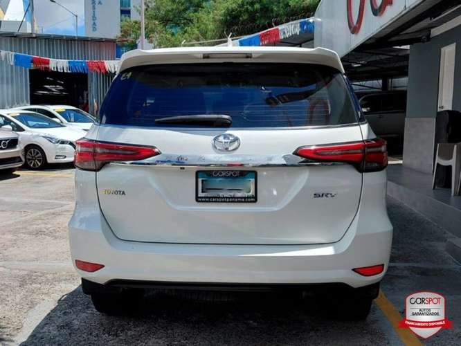 Toyota Fortuner SRV 2022 Automática EE5055 - Imagen 5