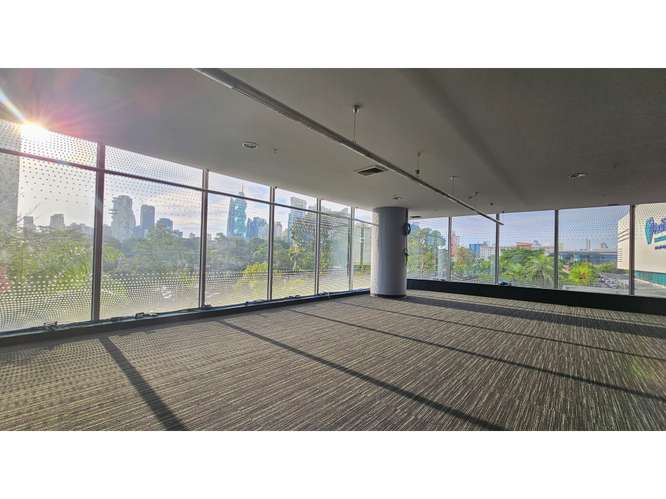 SE VENDE OFICINA OCEAN BUSSINESS PLAZA 830M CON DIVISIONES VACIA