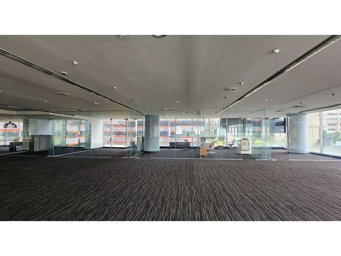 SE VENDE OFICINA OCEAN BUSSINESS PLAZA 830M CON DIVISIONES VACIA