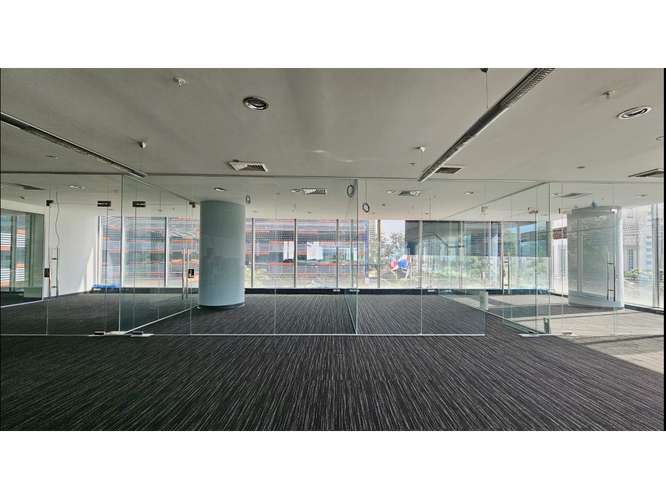 SE VENDE OFICINA OCEAN BUSSINESS PLAZA 830M CON DIVISIONES VACIA