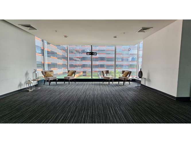 OFICINA / OCEAN BUSSINESS PLAZA / 830M / CON DIVISIONES / VACIA