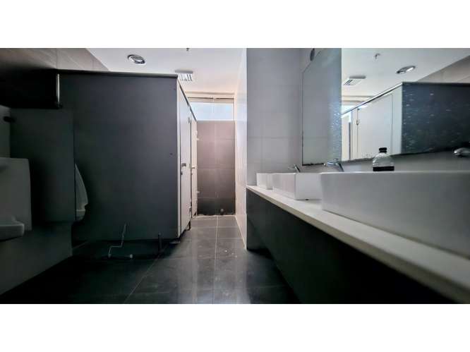 OFICINA / OCEAN BUSSINESS PLAZA / 830M / CON DIVISIONES / VACIA