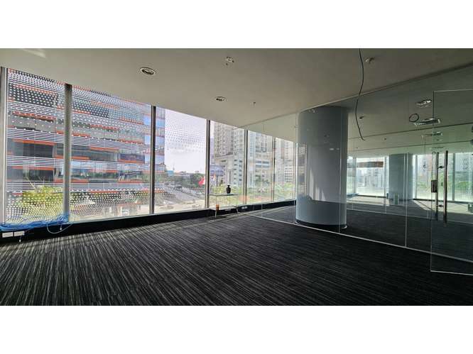 OFICINA / OCEAN BUSSINESS PLAZA / 830M / CON DIVISIONES / VACIA