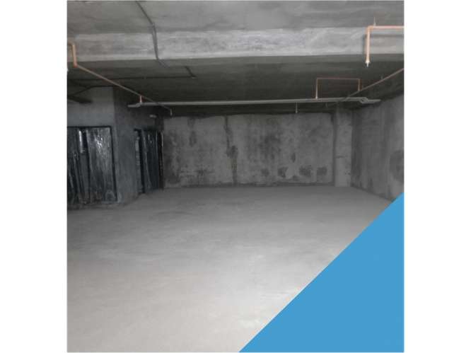 SE ALQUILA LOCAL 142 M2 EN CENTRO COMERCIAL VILLA LUCRE  PISO MEDIO - Imagen 11