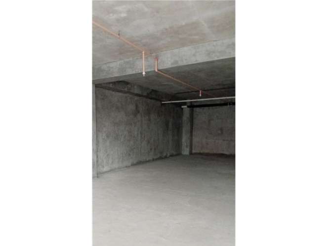 SE ALQUILA LOCAL 139 M2 EN CENTRO COMERCIAL VILLA LUCRE SOBRE VIA - Imagen 6