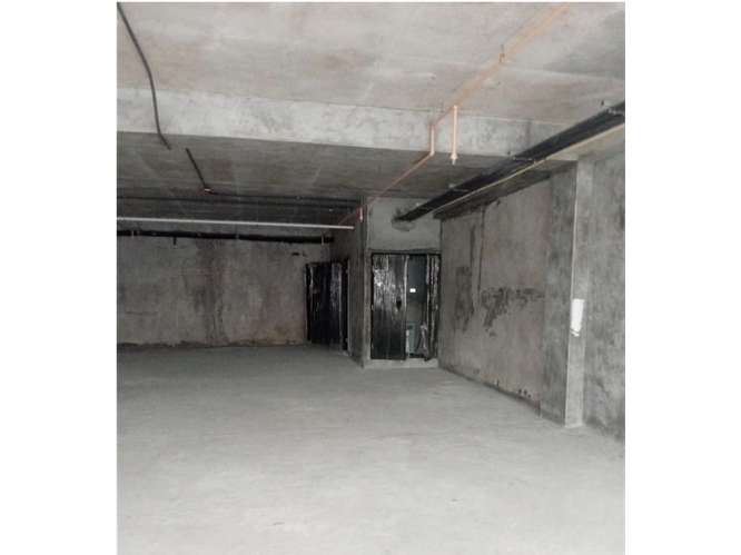CENTRO COMERCIAL VILLA LUCRE / 139M / PISO MEDIO / SOBRE VIA PRINCIPAL - Imagen 2