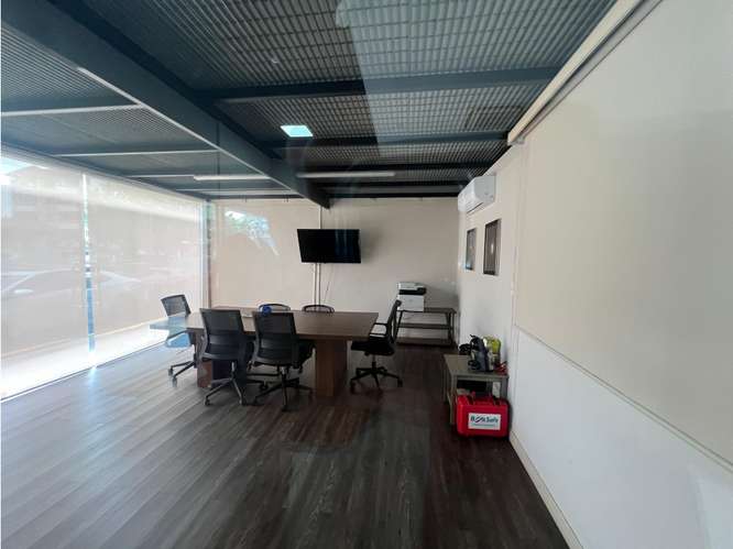 COSTA DEL ESTE / 233M / 2 PARKING / PISO BAJO / SOBRE VIA / OFICINAS