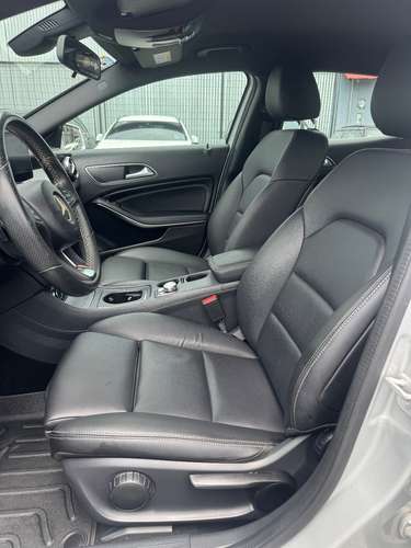 MERCEDES BENZ GLA200