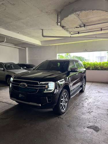 Ford Everest Titanium (como nueva) 