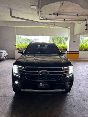 Ford Everest Titanium (como nueva) 