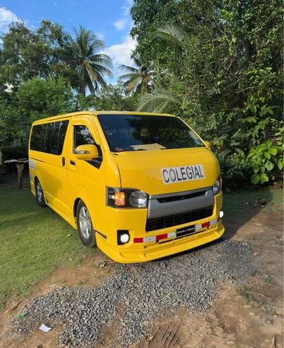 Toyota Hiace 2014
