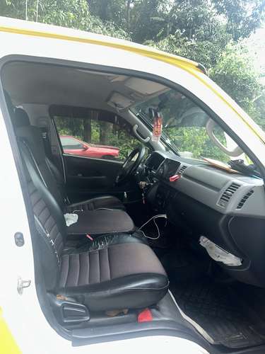 Toyota Hiace año 2013 