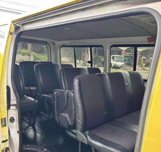 Toyota Hiace año 2013 