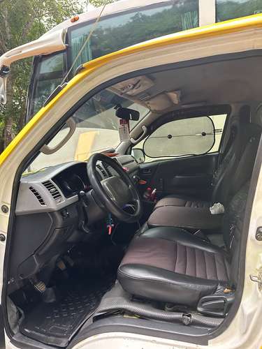 Toyota Hiace año 2013 