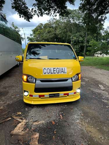 Toyota Hiace año 2013 