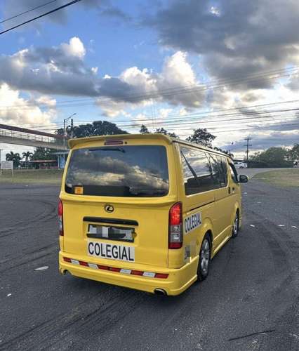 Toyota Hiace año 2013 
