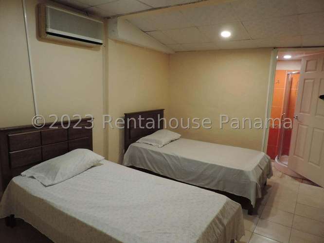 Venta casa duplex en La Locería, Panamá - patio trasero y garage | uVIK-25-1307