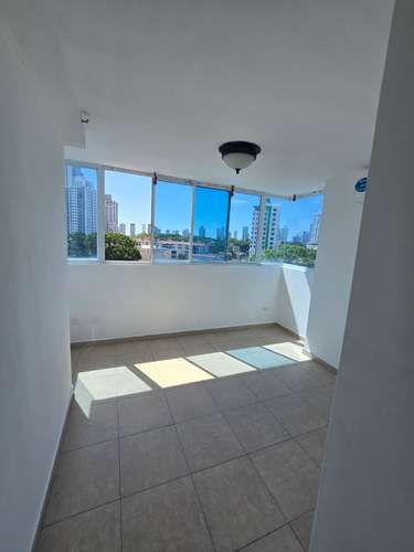 Alquilo apartamento en Vía España, 2 recamaras, vacío, solo A/C, área social completa, 90m2. - Imagen 5
