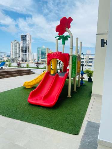 Alquilo apartamento en Via Brasil, Obarrio, amoblado, 2 recamaras, 90m2, area social, muy céntrico.