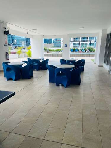 Alquilo apartamento en Via Brasil, Obarrio, amoblado, 2 recamaras, 90m2, area social, muy céntrico.