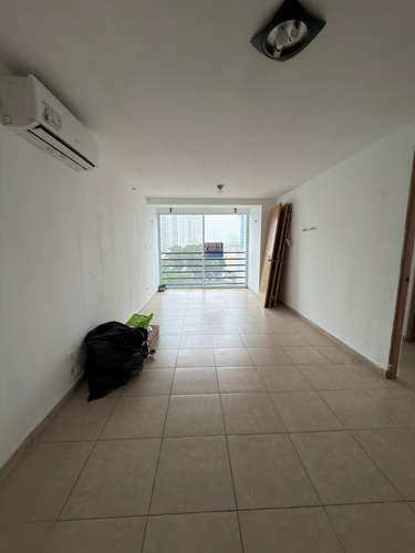 Alquilo apartamento en Vía España, 2 recamaras, vacío, solo A/C, área social completa, 90m2. - Imagen 2