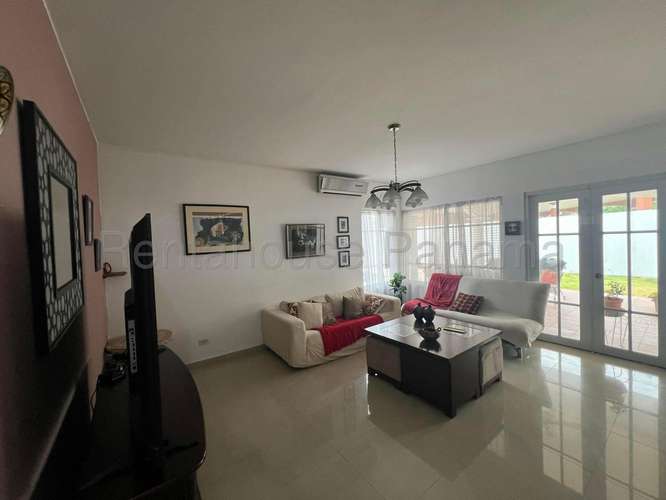 VENDO Casa en Residencial Palmeras del Este. 578m2 MAG