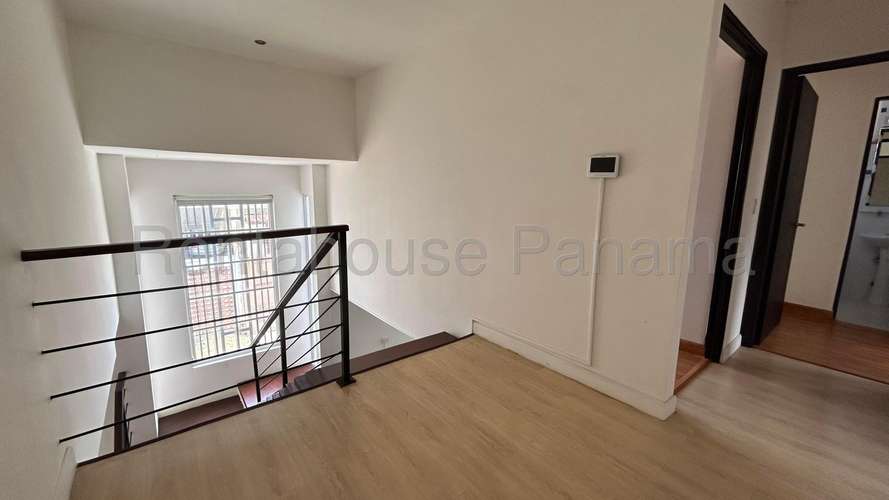 Casa reposeida en Green Valley