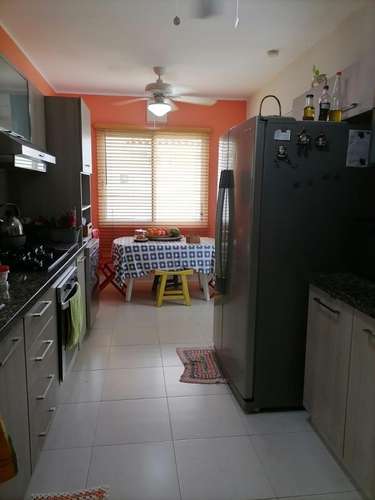 Quintas de Versalles · Lyon esquinera remodelada · 3 rec · 245 m²