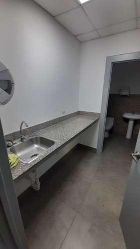 Gran Plaza. Oficina 97mts 2b 3est $1750.00  - Imagen 5