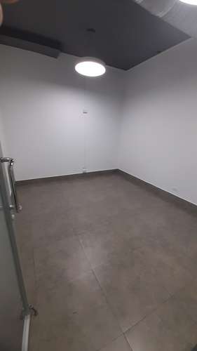 Gran Plaza. Oficina 97mts 2b 3est $1750.00  - Imagen 2