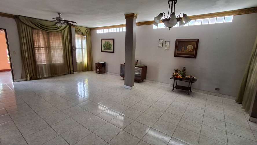 La Loma. 421mts 3r 2.5b Terraza den $320,000.00NEG