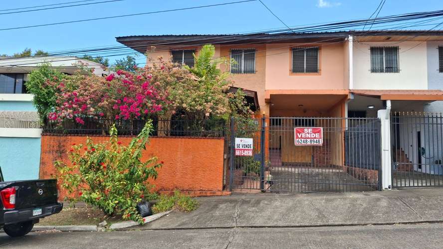 La Loma. 421mts 3r 2.5b Terraza den $320,000.00NEG