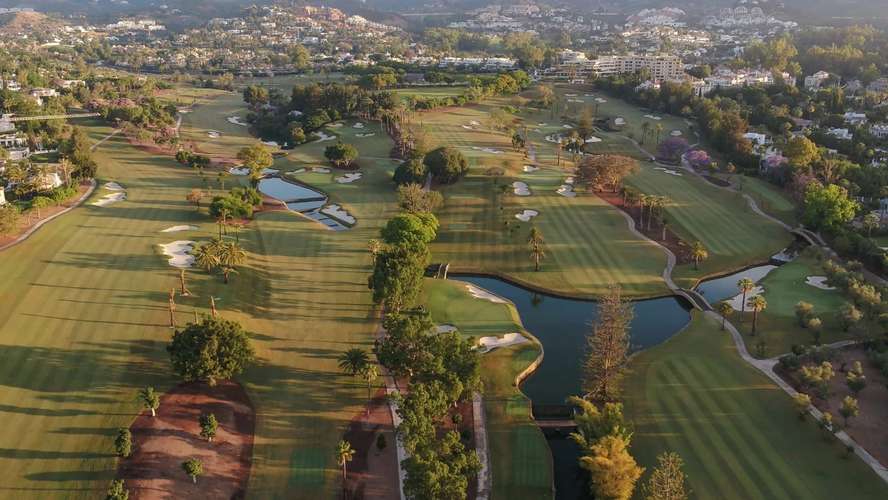 Oportunidad de Lujosa Casa en Club de Golf! Brisas del Golf! Se Alquila Solo con Línea Blanca - Imagen 13