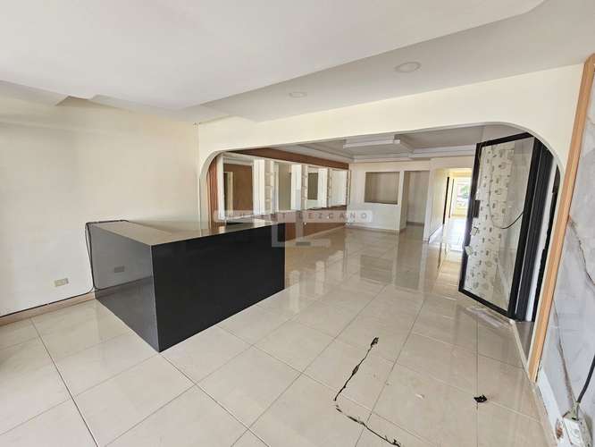 VENTA DE CASA DUPLEX EN CHANIS MUY CERCA DORADITOS. HAGA UNA OFERTA - Imagen 2