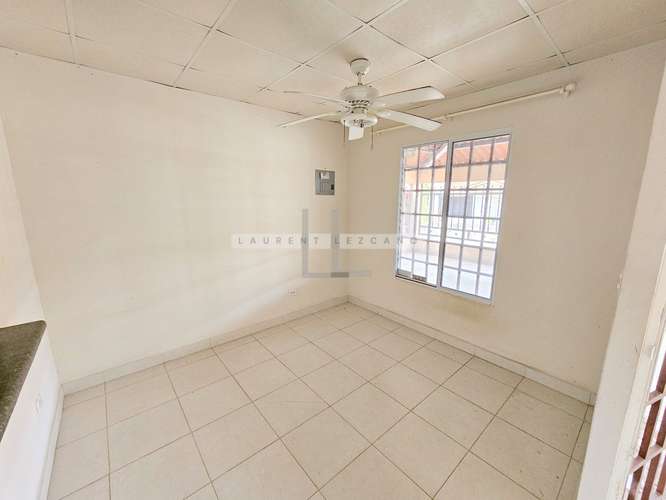 Venta Casa Unifamiliar en Paseo Montelimar en Calle Privada. Haga una oferta