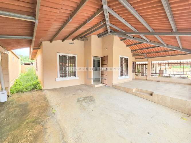 Venta Casa Unifamiliar en Paseo Montelimar en Calle Privada. Haga una oferta