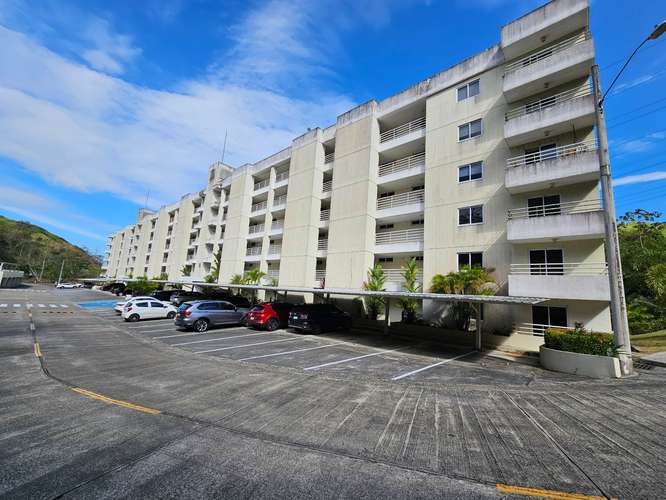 Venta de Apartamento con Patio y Terraza Privada en PH Altamira Gardens. Oportunidad